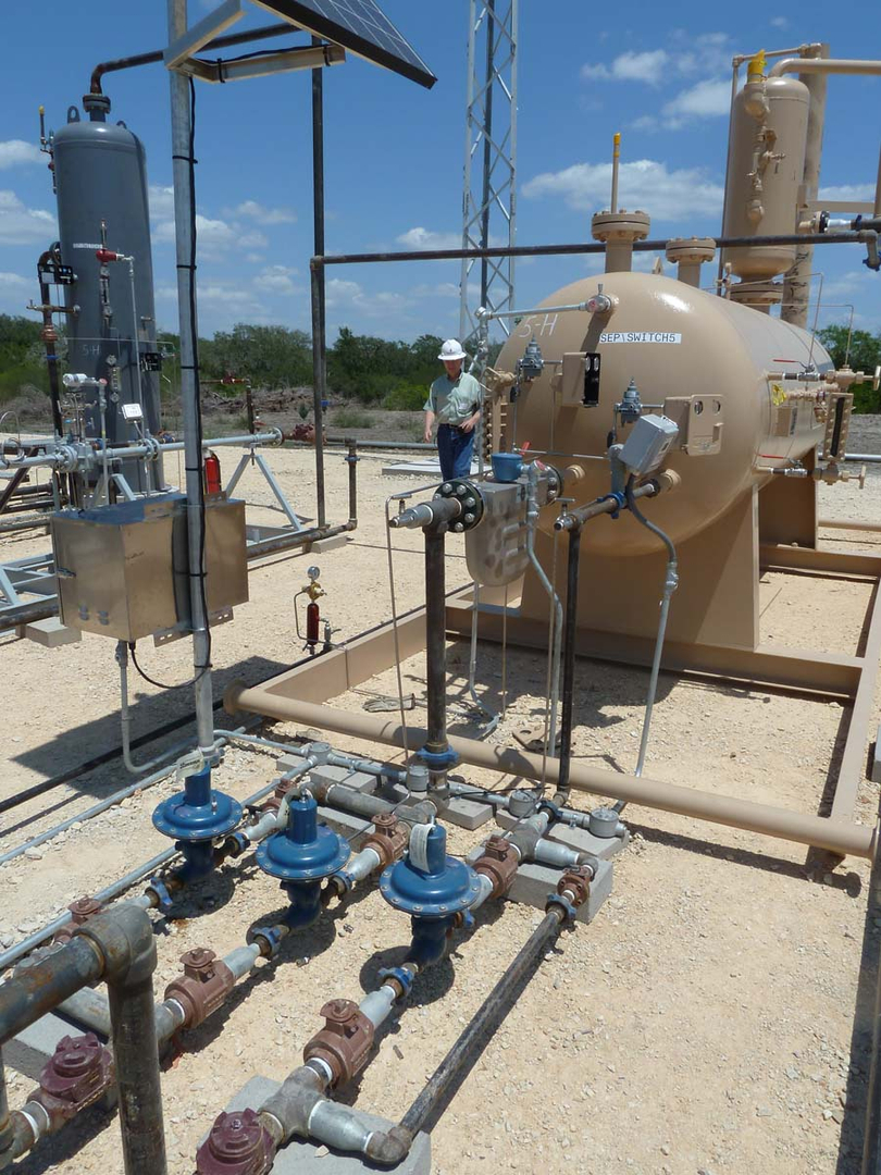 Oil gas separator pressure vessel outdoor
